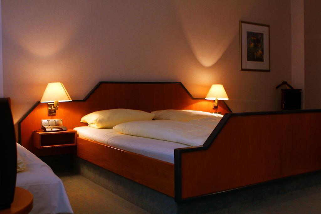 Pohl'S Rheinhotel Adler Sankt Goarshausen Rum bild